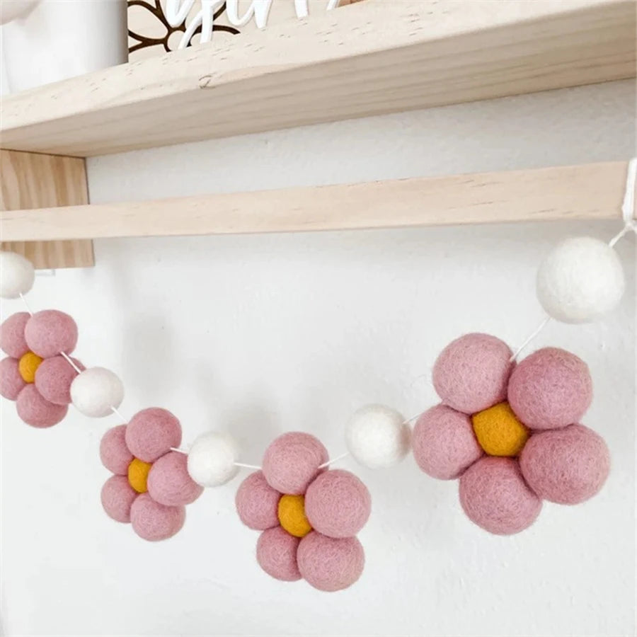 Handmade Felt Daisy Wreath Bohemian Baby Room Nursery Decoration Girl's Daisy Garland Decoration