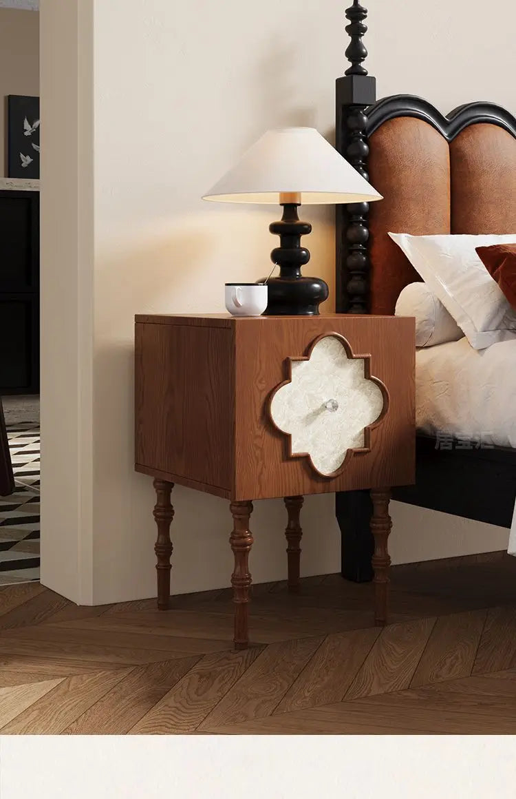 High-end Luxury Antique Bedside Table Ash Wood Artistic Four-leaf Clover Sofa Side Cabinet Bedroom Bedside Cabinet